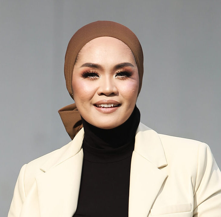 liza-hanim-1_-e1657880495359